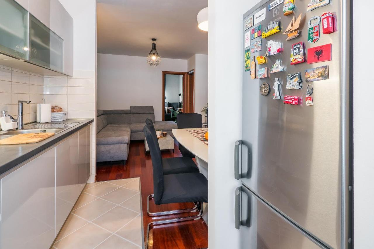 Airy 2-Br Apt W/ Open Layout & Modern Design Apartment Split Luaran gambar