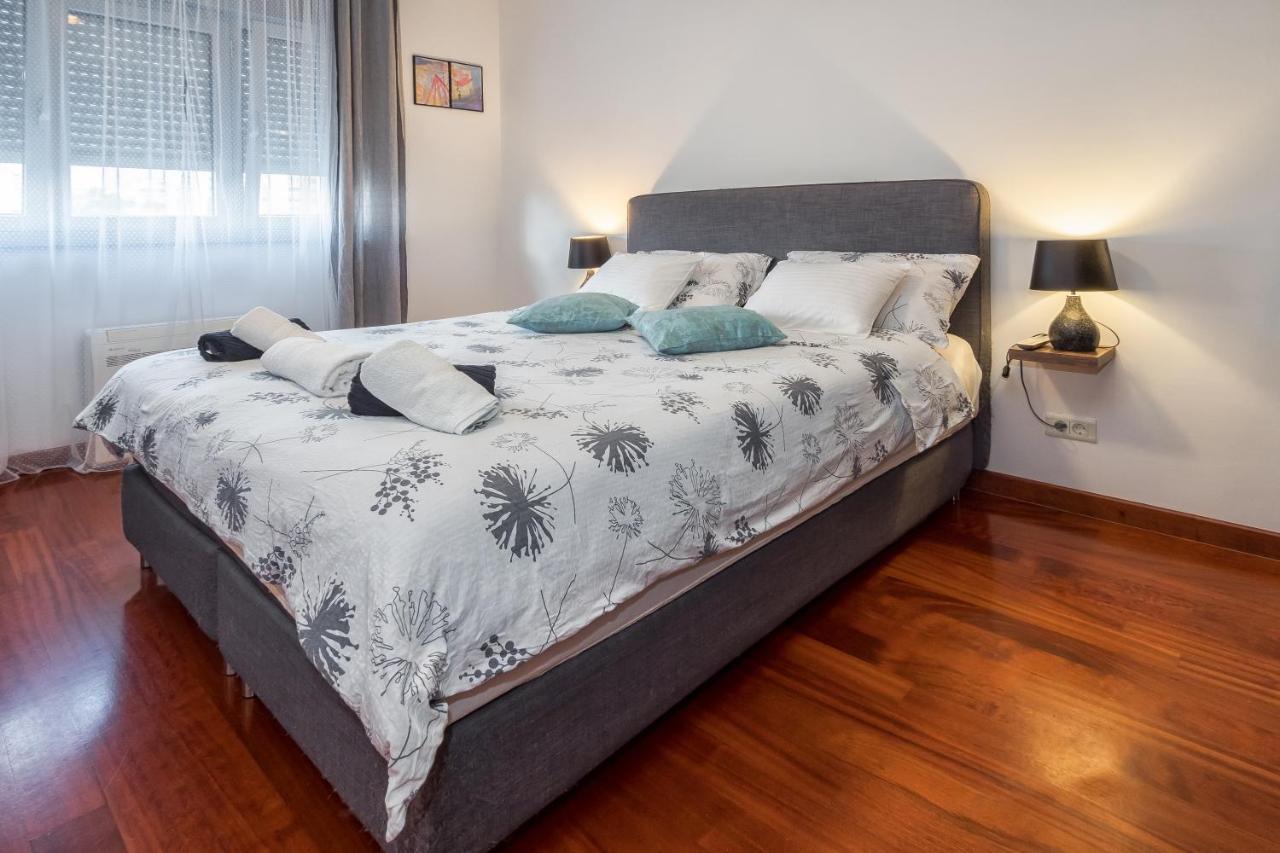 Airy 2-Br Apt W/ Open Layout & Modern Design Apartment Split Luaran gambar