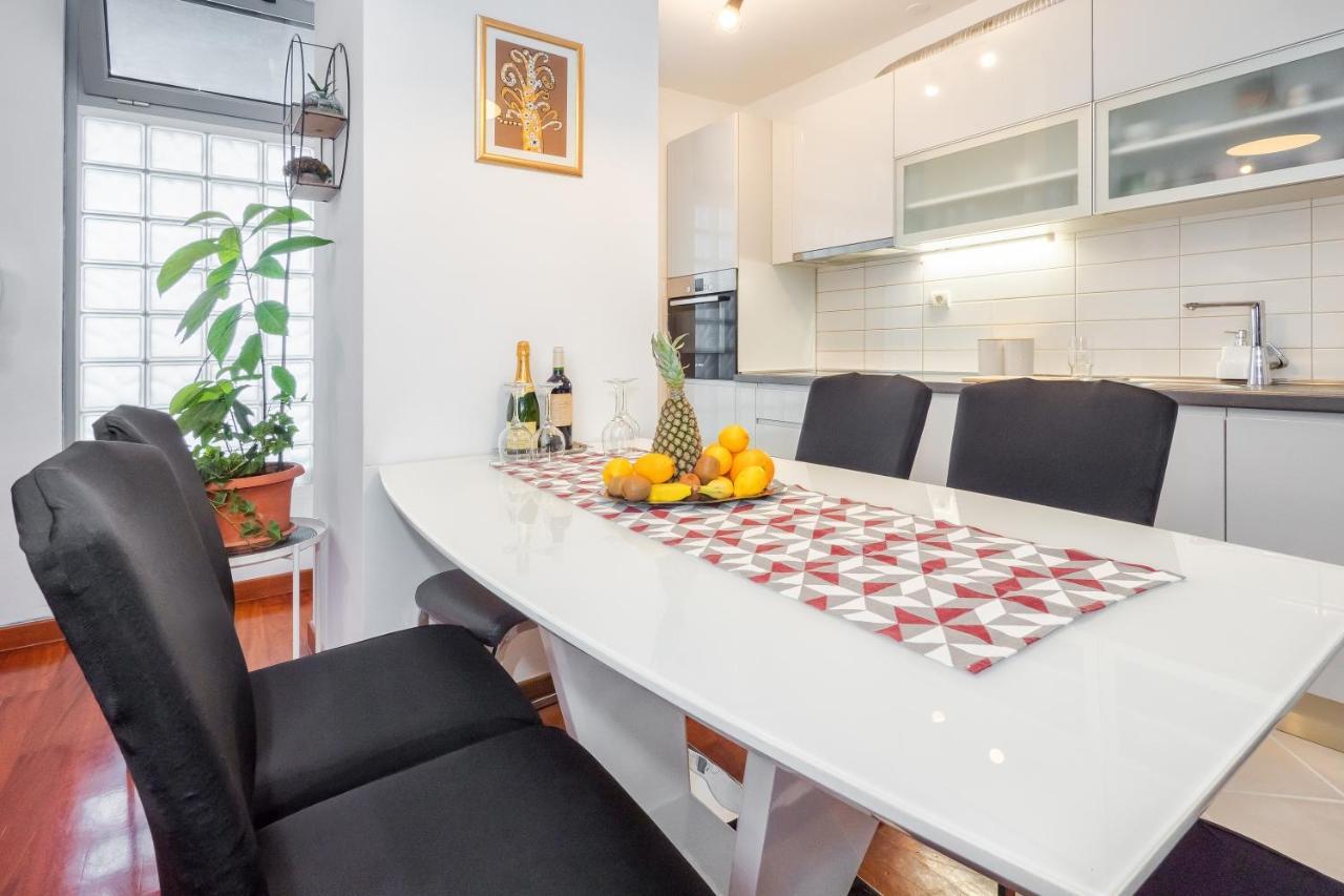 Airy 2-Br Apt W/ Open Layout & Modern Design Apartment Split Luaran gambar