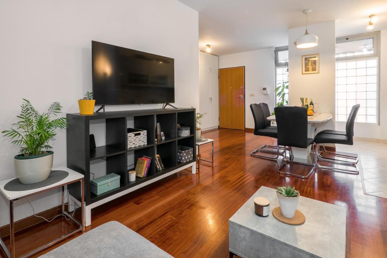Airy 2-Br Apt W/ Open Layout & Modern Design Apartment Split Luaran gambar