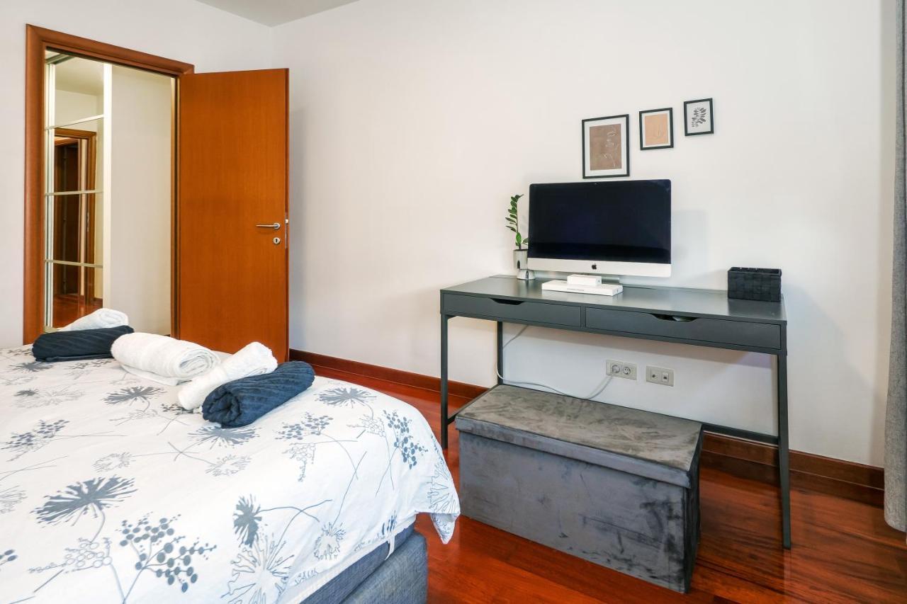Airy 2-Br Apt W/ Open Layout & Modern Design Apartment Split Luaran gambar