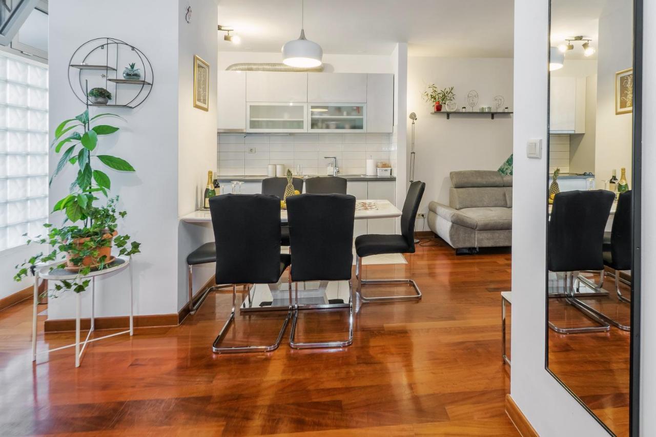 Airy 2-Br Apt W/ Open Layout & Modern Design Apartment Split Luaran gambar