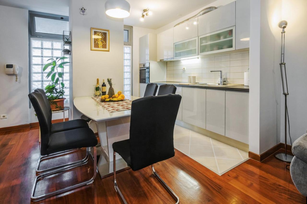 Airy 2-Br Apt W/ Open Layout & Modern Design Apartment Split Luaran gambar