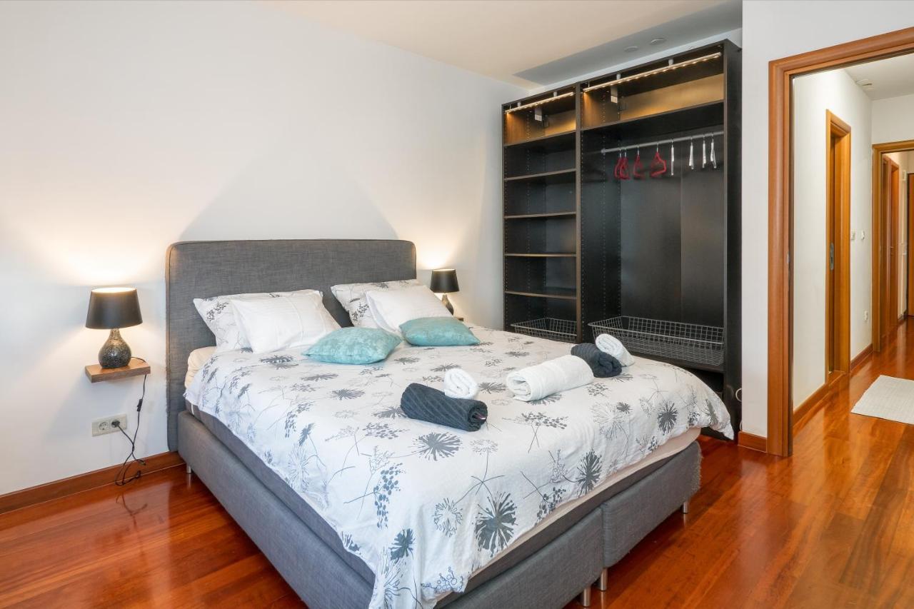 Airy 2-Br Apt W/ Open Layout & Modern Design Apartment Split Luaran gambar